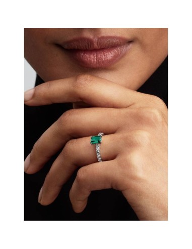 194506C01 - Anillo en plata de ley Halo Rectangular Verde Brillante