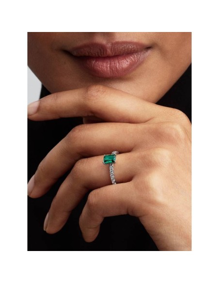 194506C01 - Anillo en plata de ley Halo Rectangular Verde Brillante