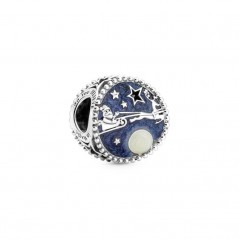 790033C01 - Charm de plata de ley Santa & el Reno con esmalte blanco brillante y azul medianoche