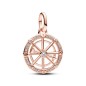 Charm Medallón Pandora ME con un recubrimiento en oro rosa de 14k Ruleta Fortuna